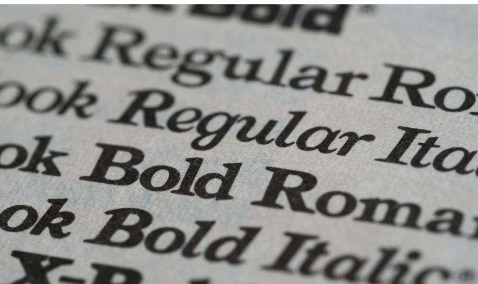 Kapan Menggunakan Serif dan Sans-serif untuk Aksesibilitas?